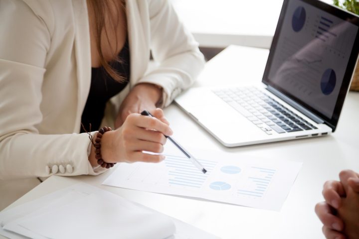 Empresaria aplicant el Kit Consulting